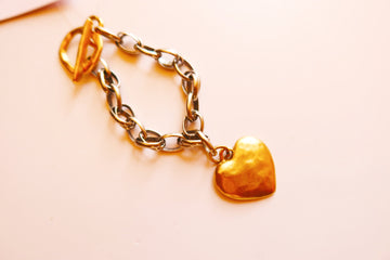 Dark Tone Wavy Bracelet Heart Gold