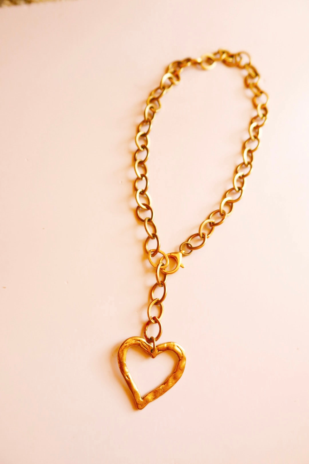 AWE Frontlock Necklace Open Heart Gold